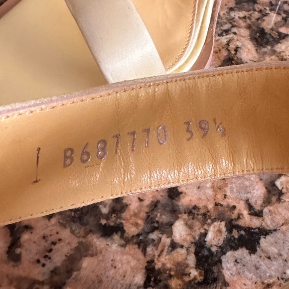 Alexander McQueen Ankle Strap Sandal Pale Yellow - Picture 14 of 16